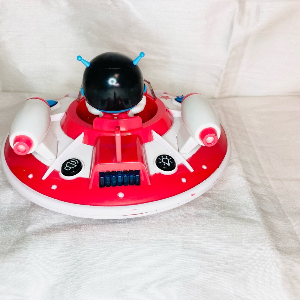 Ryans World with Figure Working light up Spaceship Toy - Picture 7 of 9